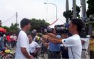 Published on 8/25/2004 营救受迫害的孩子─ 2004年8月台湾青少年单车行百里综合报导(图)
