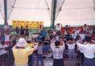 Published on 5/15/2002 台湾三百多春晖之友的志工、学生与家长学炼法轮桩法（图）
