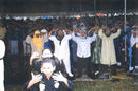 Published on 5/17/2002 印尼雅加达三千多名回教徒参加法轮功介绍会并学功(图)