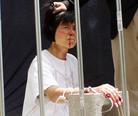 Published on 6/25/2004 人权纪念碑下的酷刑展（图）

