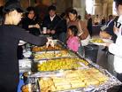Published on 10/12/2005 多伦多慈善国际食品节呼吁关注受迫害法轮功儿童（图）