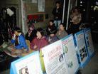Published on 4/4/2003 日本大阪学员中领馆前要求立即释放金子容子（图）
