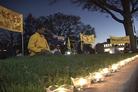 Published on 11/23/2003 美利坚大学烛光守夜　吁释放李祥春和刘成军（图）
