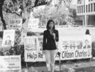 Published on 12/12/2003 法轮功学员洛杉矶中领馆前抗议（图）
