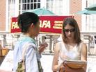 Published on 9/1/2003 “营救李祥春”车队来到伊利诺伊州（图）
