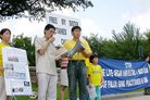 Published on 7/11/2006 奥斯汀学员强烈要求释放山东大法弟子党秀丽（图）