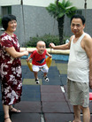 Published on 10/5/2007 上海市章有亮夫妇遭二十四小时跟踪监视（图）
