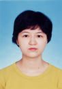 Published on 3/8/2002 吕柏凤与两名女儿合照