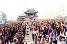黑龙江双城市法轮功学员在东门广场集体炼功 1999-5