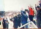 1998年5月3日大庆万名法轮功学员在大庆体育场法会上集体炼功  中国黑龙江 1998-5-3