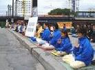 德国法轮功学员在大使馆门前和平请愿发正念 德国 2001-6