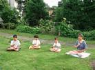 日本东京法轮功小学员和大同修一块炼功、发正念  日本 2001-9
