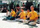 法轮功学员在捷克洪法炼功发正念  捷克 2001夏