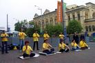 第三届乌克兰法会期间学员集体室外炼功