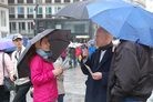 法轮功,传播真相 法轮功学员维也纳庆祝法轮大法日(图)
