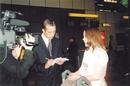 Published on 11/23/2001 ׶ϣ˹·ٿдᣬӢýɷ