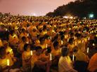 法轮功学员千人华府烛光夜悼　呼唤正义与良知  美国  2004-7-23