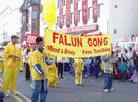 华府法轮功学员及明慧学校应邀参加唐人街新春节庆及游行 2002-03-04