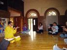 法轮功学员在印第安那“地球节”上，民众踊跃学炼法轮功  美国  2003-5 