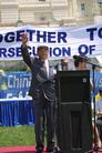 7.20华盛顿法轮功集会上20多位国会议员和非政府组织人士到会发表支持声明　谴责残酷迫害 图为台湾议员  美国  2002-7-20