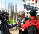 ŷίԱͷ֯ǴйӪ  ͼΪԱά2006-4-11/12