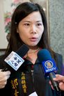 高雄县议会提案通过谴责中共活摘器官暴行图为郭素桃议员接受媒体采访2007-2-15