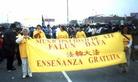秘鲁法轮功学员首次参加市政厅庆典游行活动  秘鲁 2003-8-4