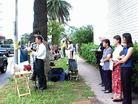 法轮功学员在休士顿中领馆前，召开“全球营救亲友”新闻发布会 2002-10-07