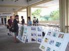 法轮功学员在佛州大学校日,介绍法轮功真相 2001-11-01