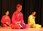 法轮功学员应邀在德国一所中学的校庆上演示功法、讲述法轮功真相 2004-10-24