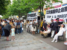 法国法轮功学员在巴黎中国城举办反酷刑展