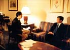 Published on 7/1999 1999年7月,师父在纽约接受中天记者采访<br>美国,纽约