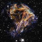 银河系中一星座爆炸后产生的残骸的照片,被命名为“宇宙中庆祝的烟火”