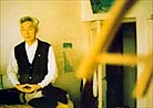 天梯 --- 法轮功学员在炼功时所出现的奇妙景象   照片中的金色梯子是房间中本不存在的 (中国)