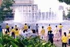 马来西亚法轮功学员在吉隆玻庆祝“世界法轮大法日” 2001-05-13