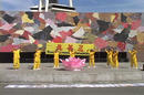 Published on 5/16/2002 华盛顿州大法弟子庆祝大法日唐人街和著名景点展示大法殊胜（图）
