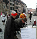 Published on 3/20/2006 ���ֹ�ѧԱŦ�ױ����н�¶�й����У�ͼ��