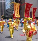 ���з��ֹ�ѧԱӡ��500��������չ�ֶ������ϣ�ͼ��